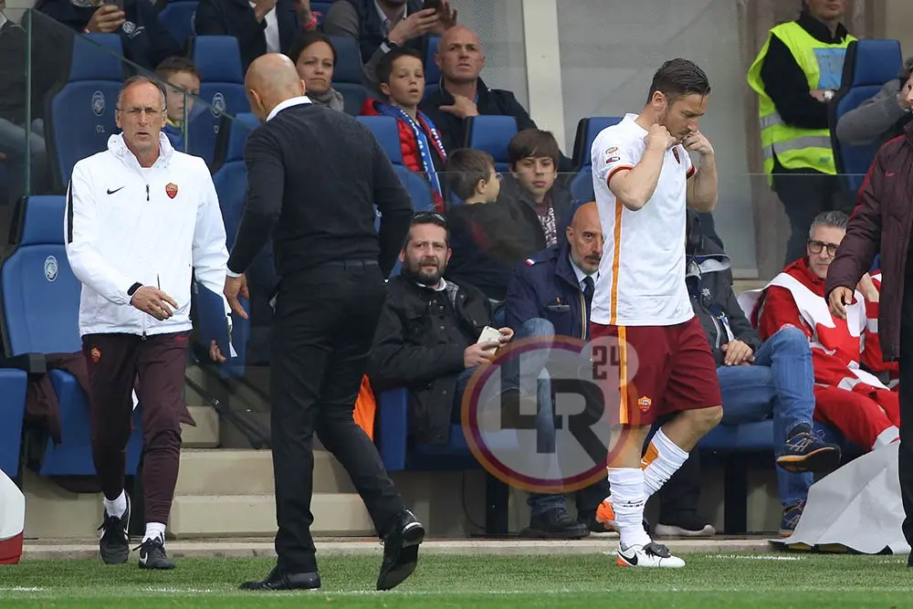 entrata in campo totti lr24