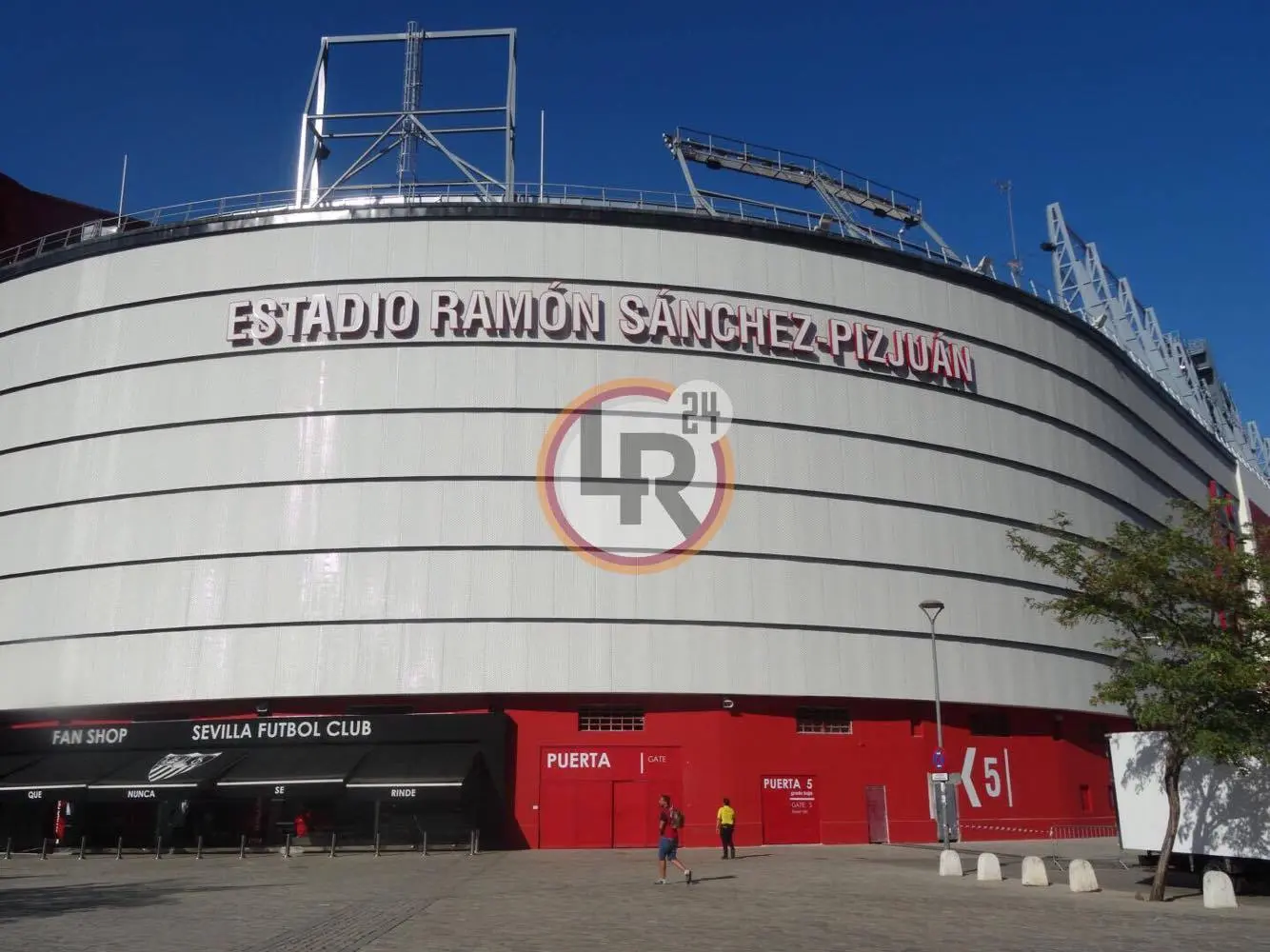 esterno sanchez pizjuan