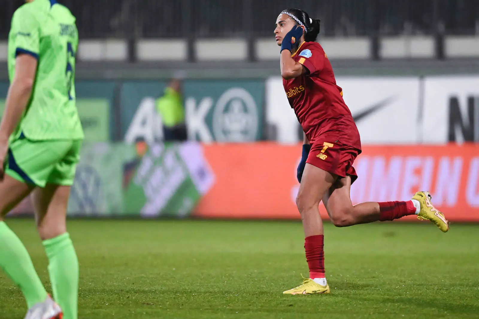 esultanza andressa wolfsburg roma