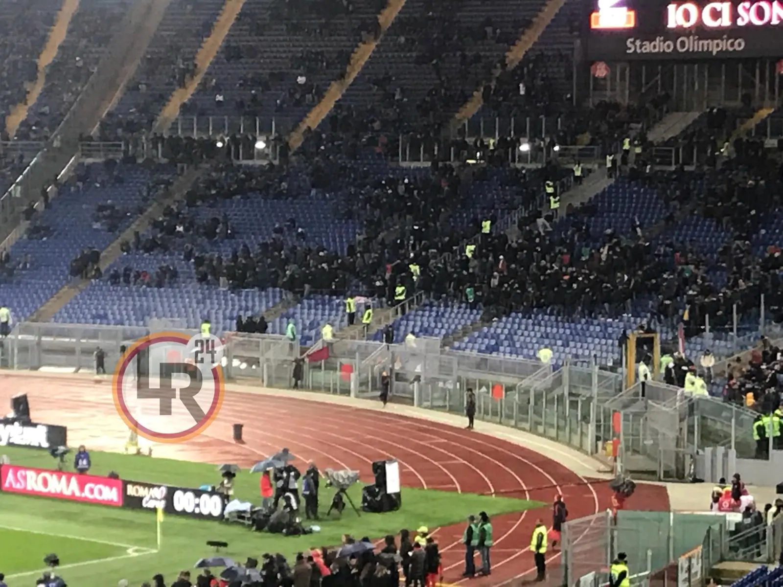 file vuote curva sud