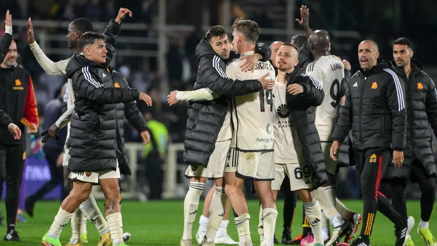 fiorentina roma esultanza squadra
