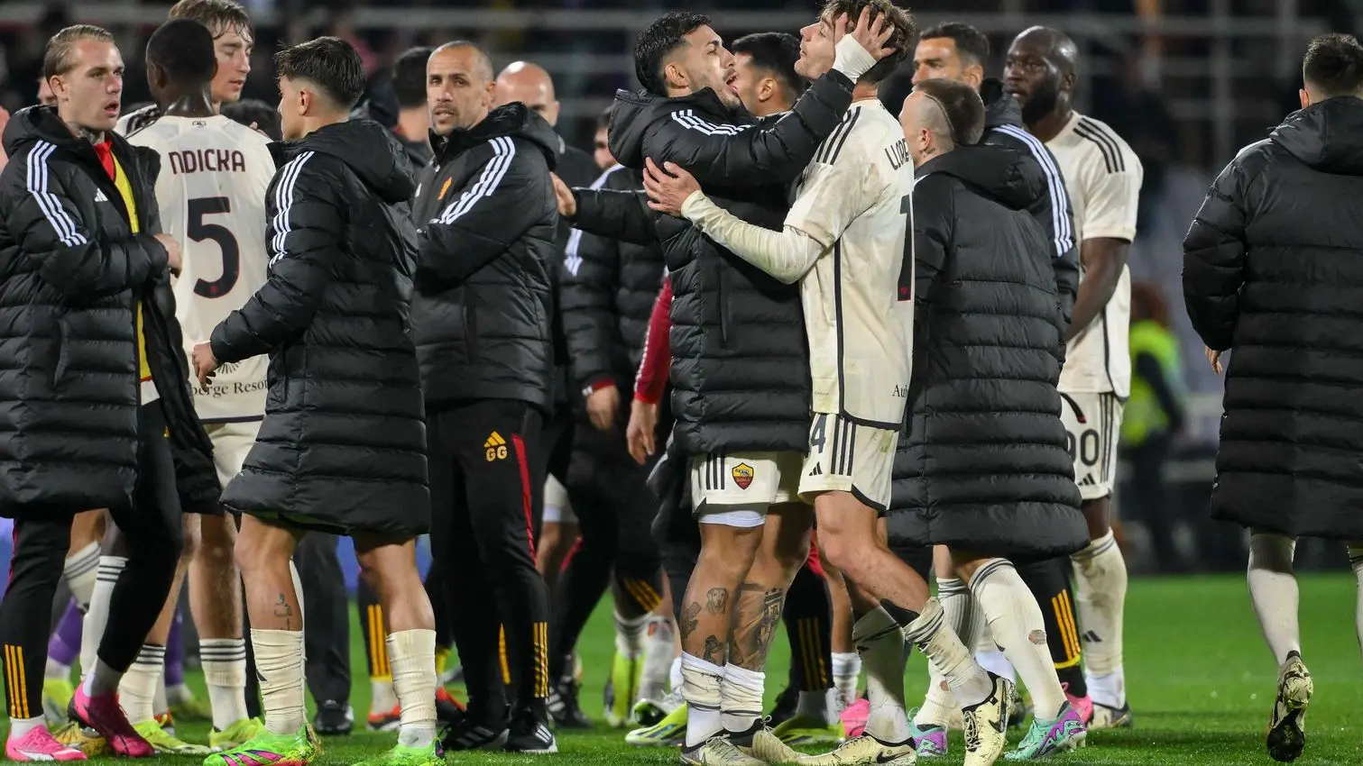 fiorentina roma paredes llorente