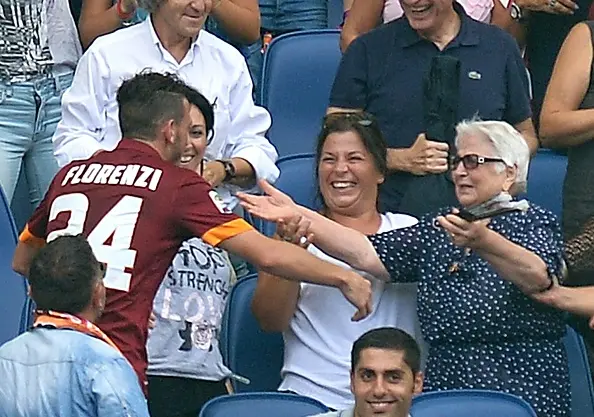florenzi abbraccio nonna roma cagliari