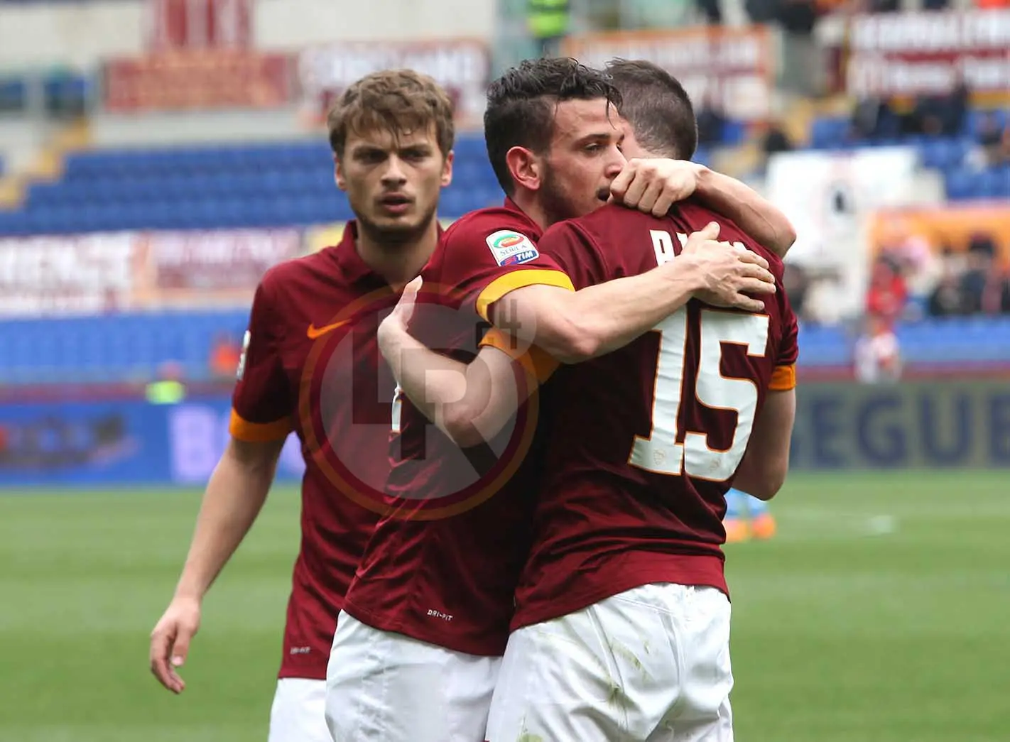 florenzi pjanic abbraccio roma napoli 040415 mancini