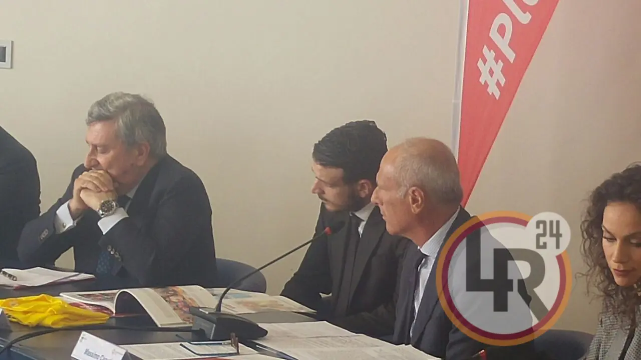 florenzi seduto conferenza stampa coni premio citt di roma