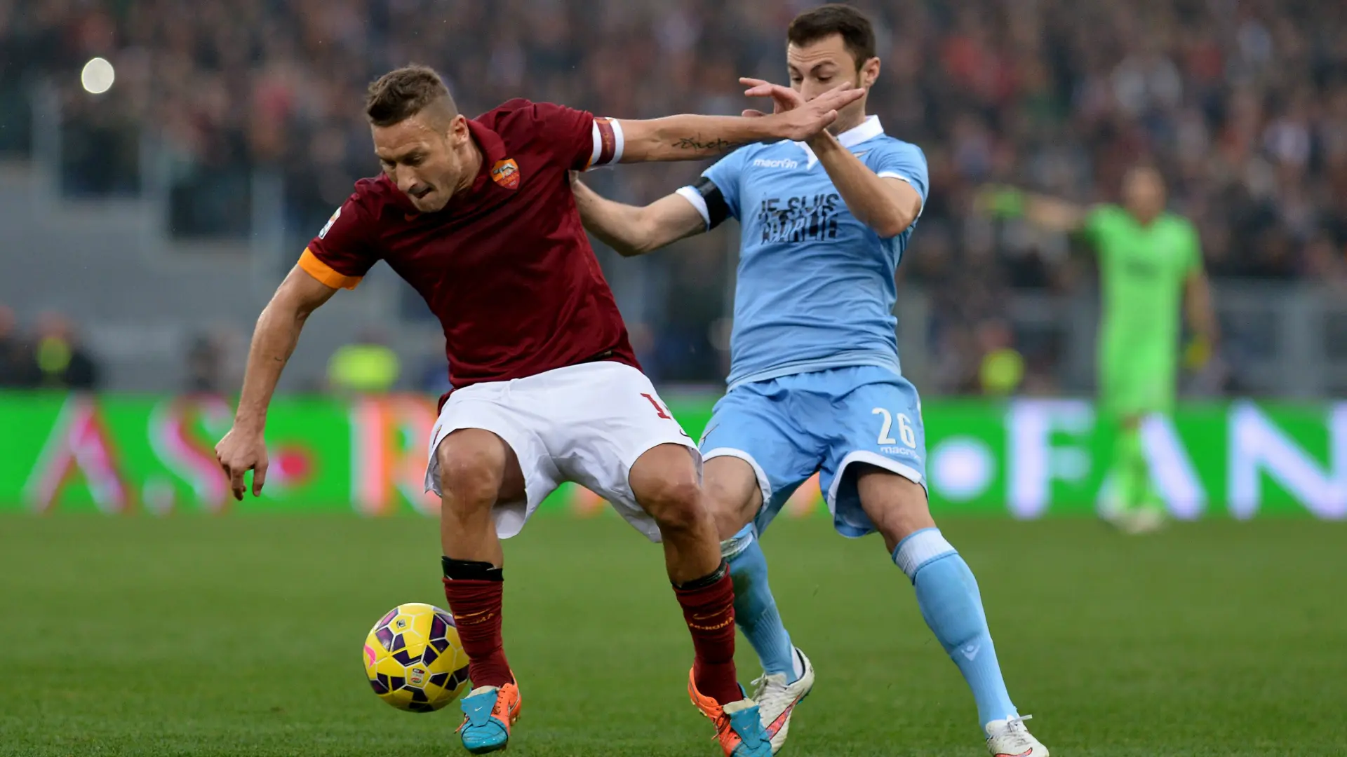 francesco totti stefan radu roma lazio 3bq0fgwjhlyu1gs8d9jwhtdl4