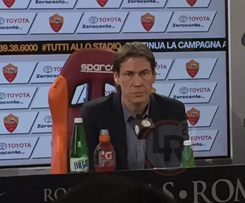 garcia conferenza stampa pre chievo sguardo corrucciato 51