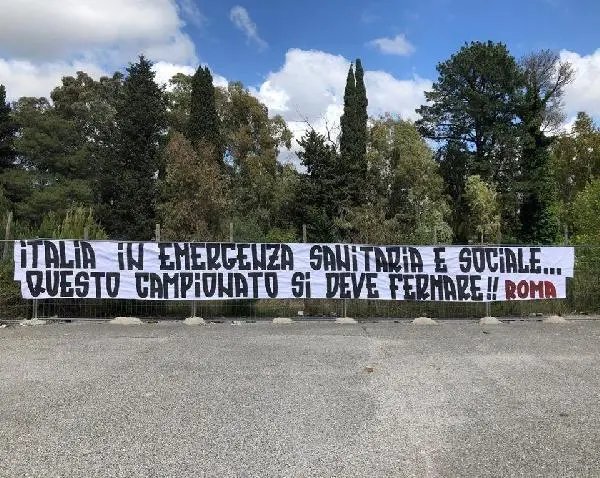 gruppo roma striscione