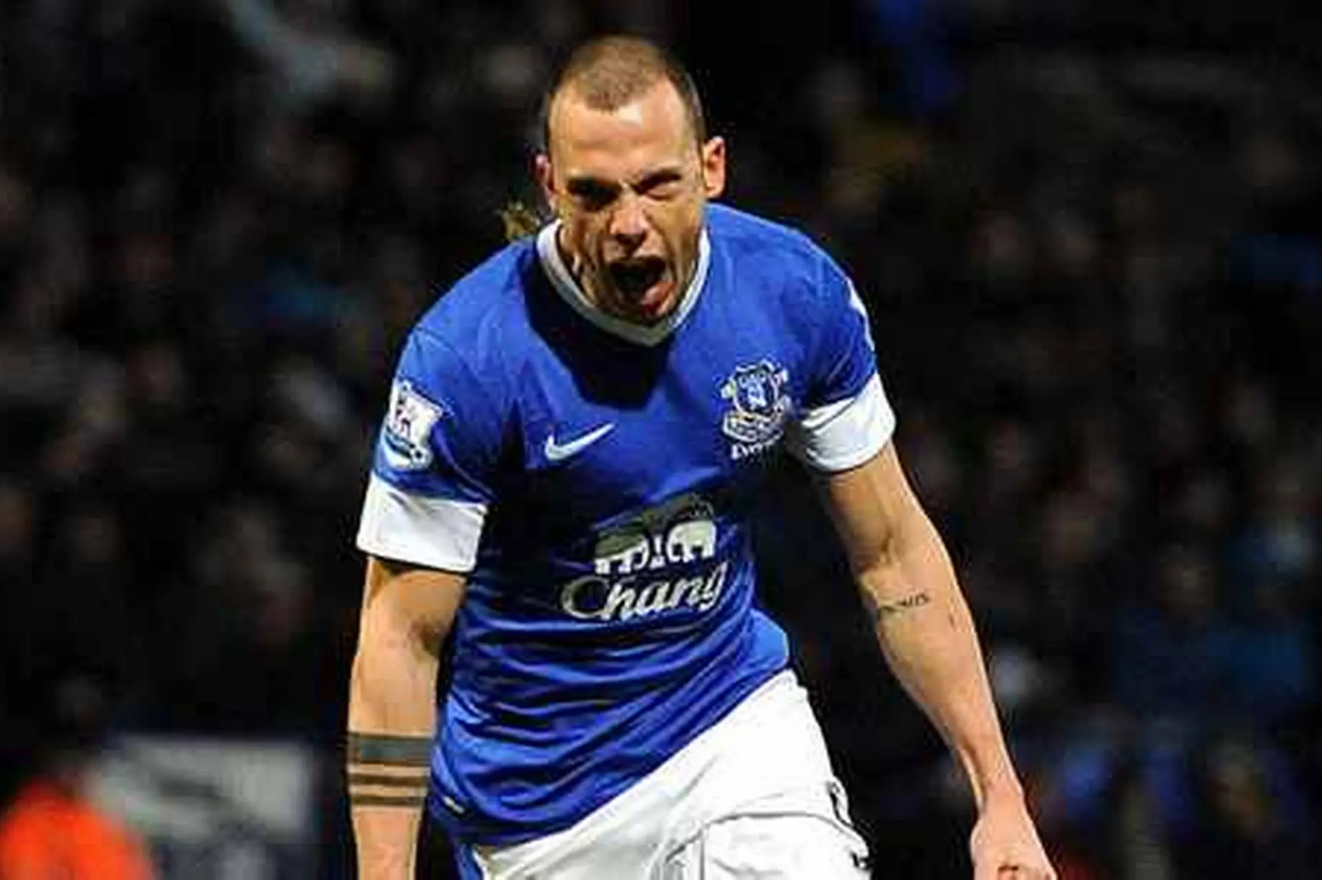 heitinga everton urla
