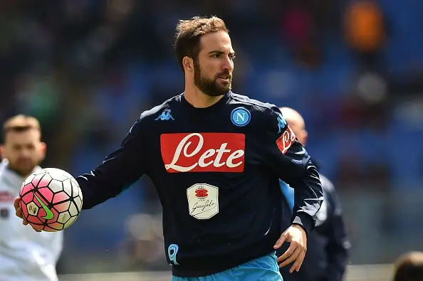 higuain riscaldamento roma napoli