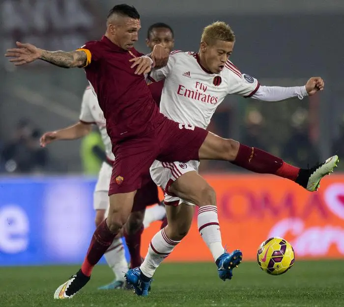 holebas honda contrasto roma milan