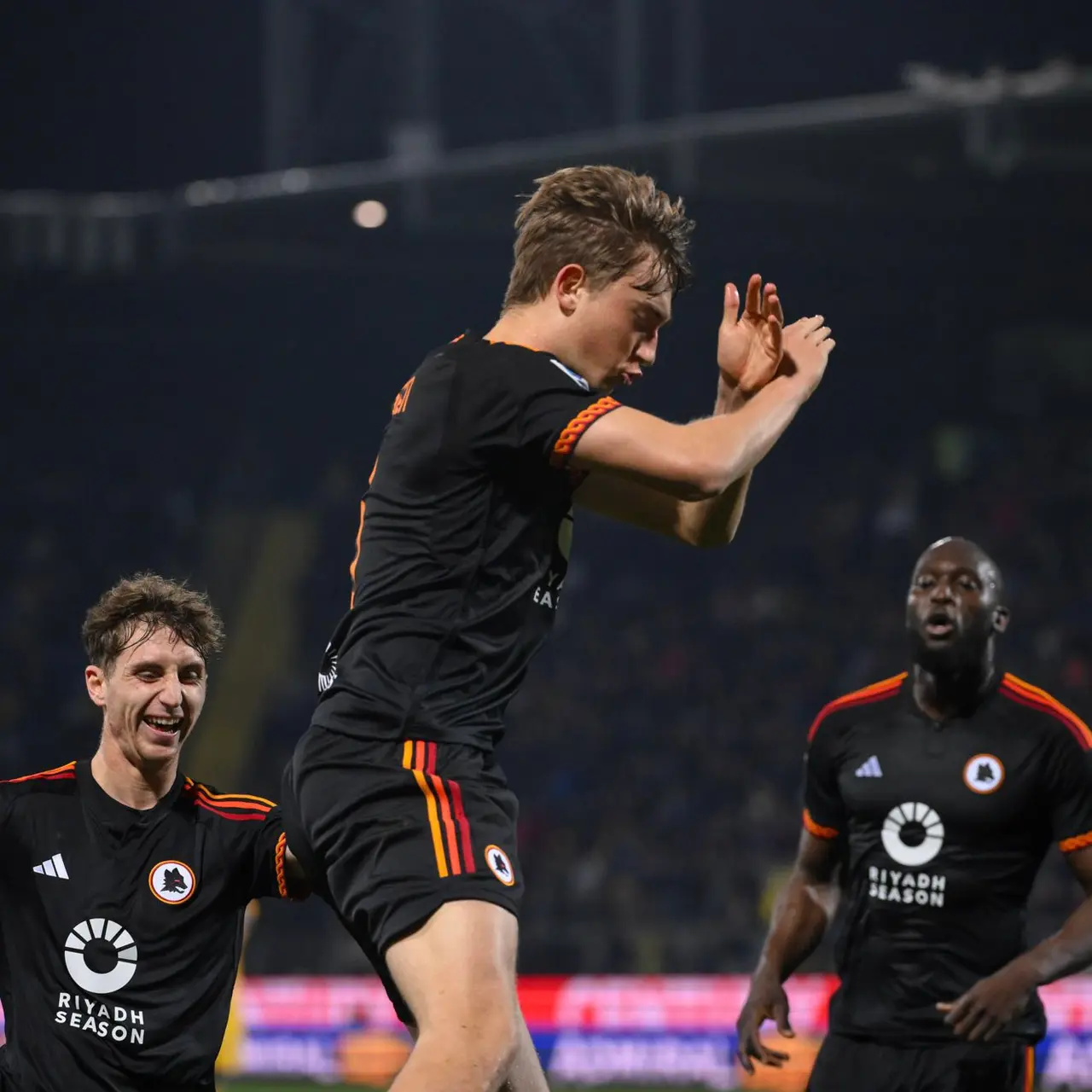 huijsen frosinone roma