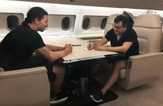 ibrahimovic raiola aereo
