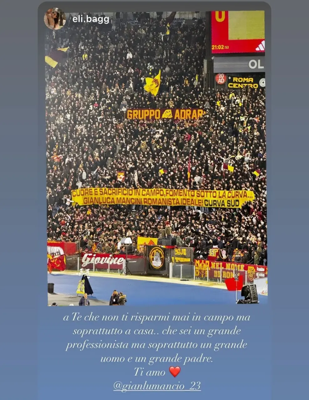 instagram moglie mancini striscione roma napoli