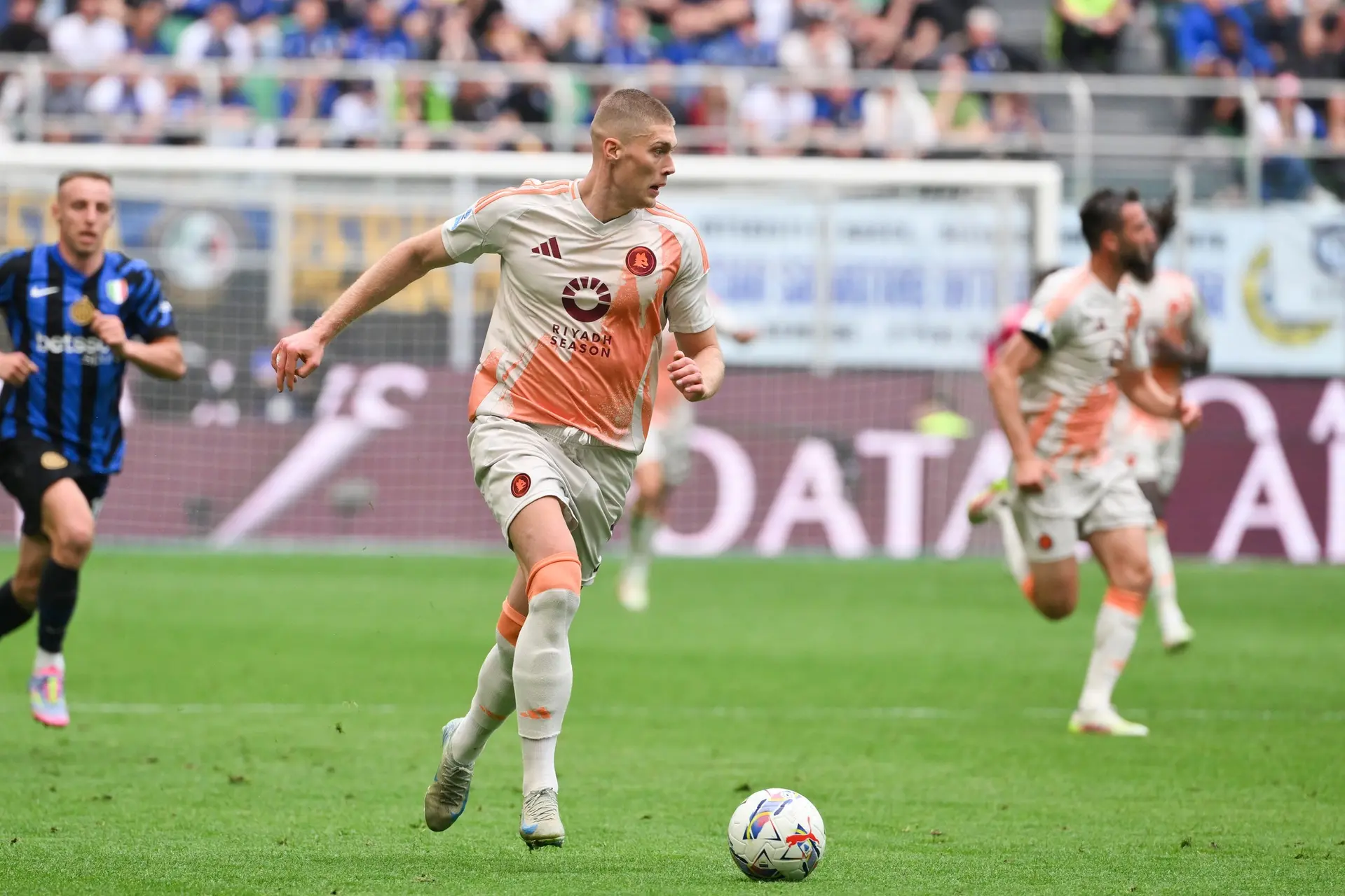 inter carlos dovbyk