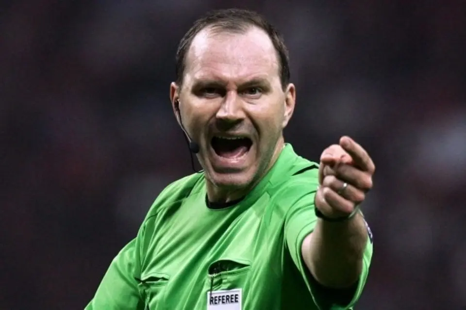 jonas eriksson el arbitro para 54370839408 54115221152 960 640