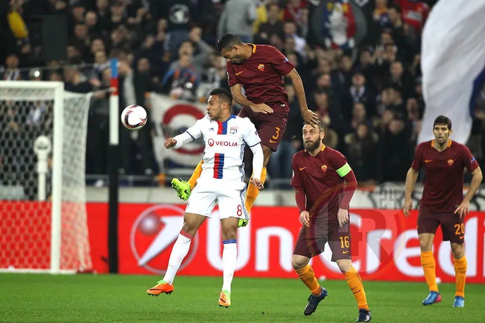 juan jesus stacca azione lione roma