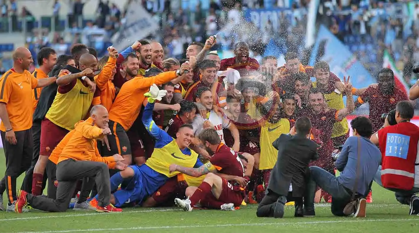 lazio roma esultanza squadra derby lr24 3