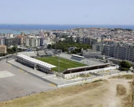 lo stadio comunale ezio scida di crotone 735107