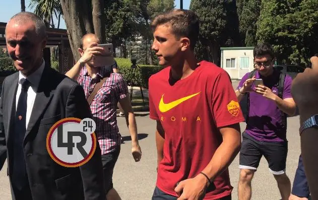 luca pellegrini arrivo a villa stuart
