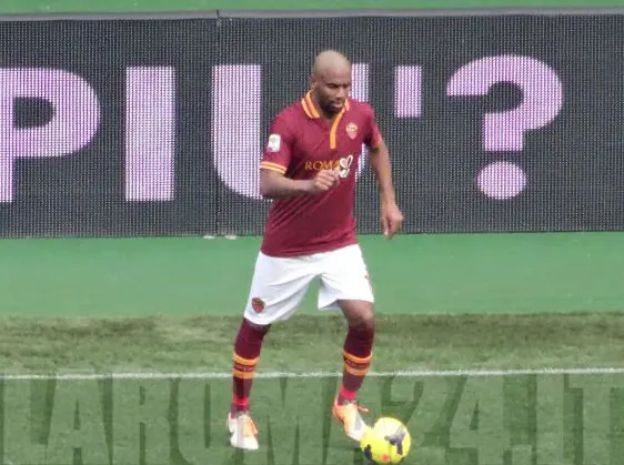 maicon tutta figura palla al piede