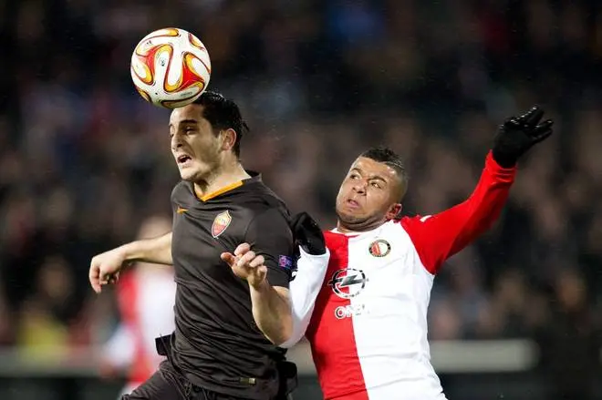 manolas stacca di testa feyenoord roma