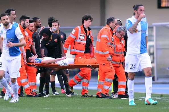 mattiello barella gervinho mano sul petto chievo roma 08032015