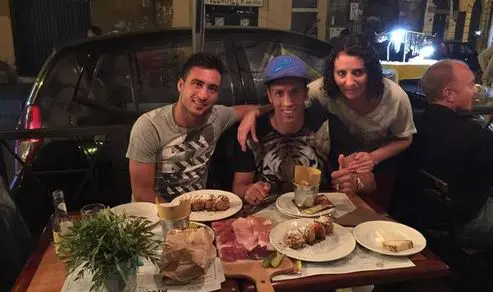mendez cena con baez foto twitter mendez