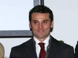 montella20sorride20giacca20e20cravatta