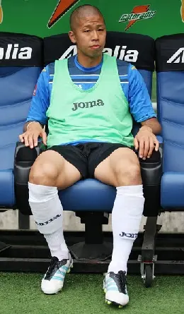 morimoto seduto panchina olimpico