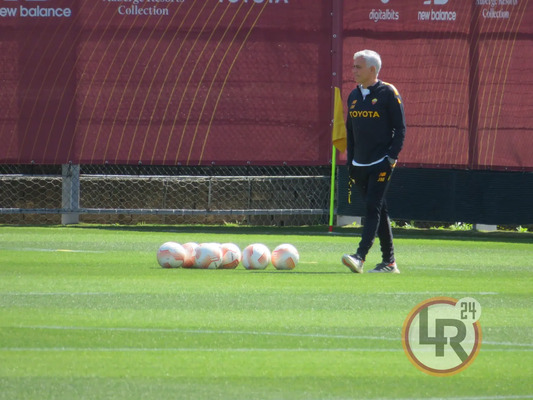 mourinho campo roma feyenoord trigoria