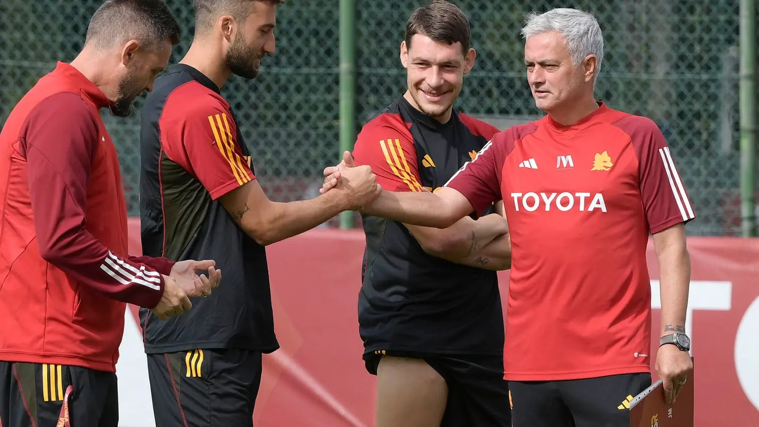 mourinho cristante mano