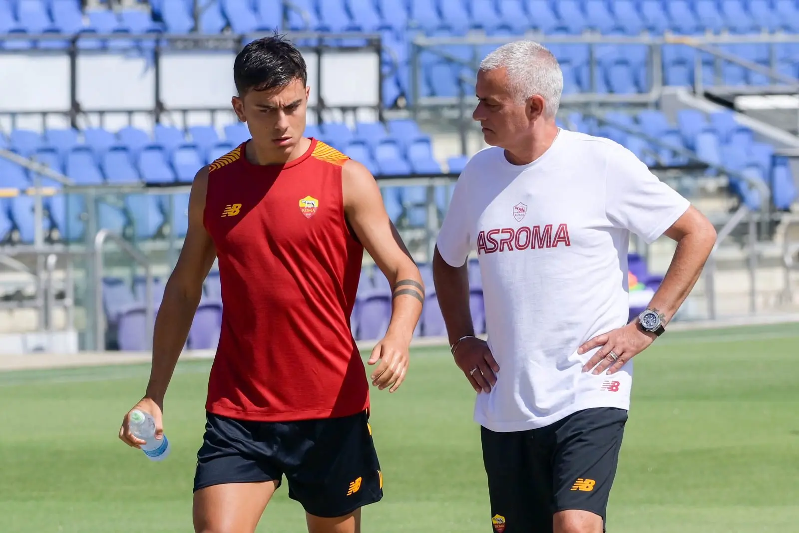 mourinho dybala allenamento