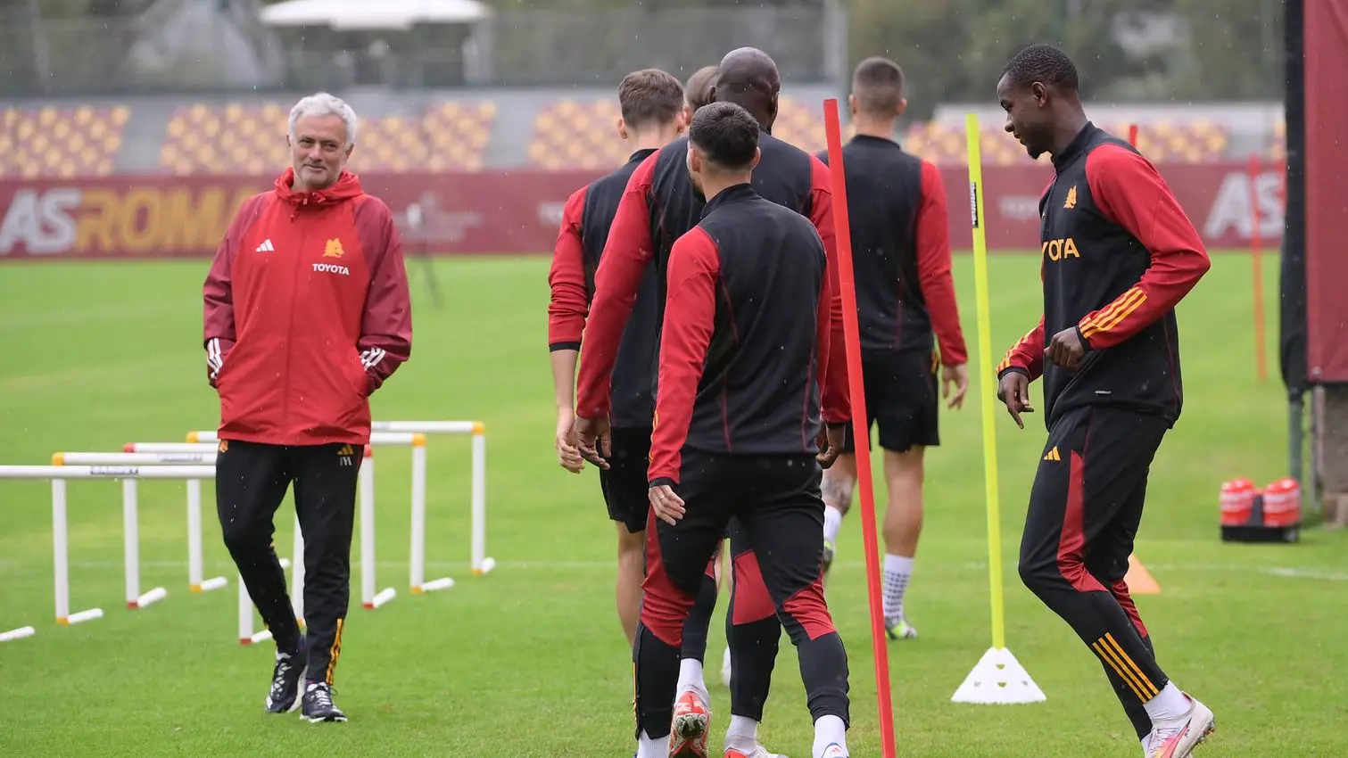 mourinho sorriso trigoria