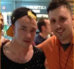 nainggolan con tifoso fiumicino foto gazzetta giallorossa