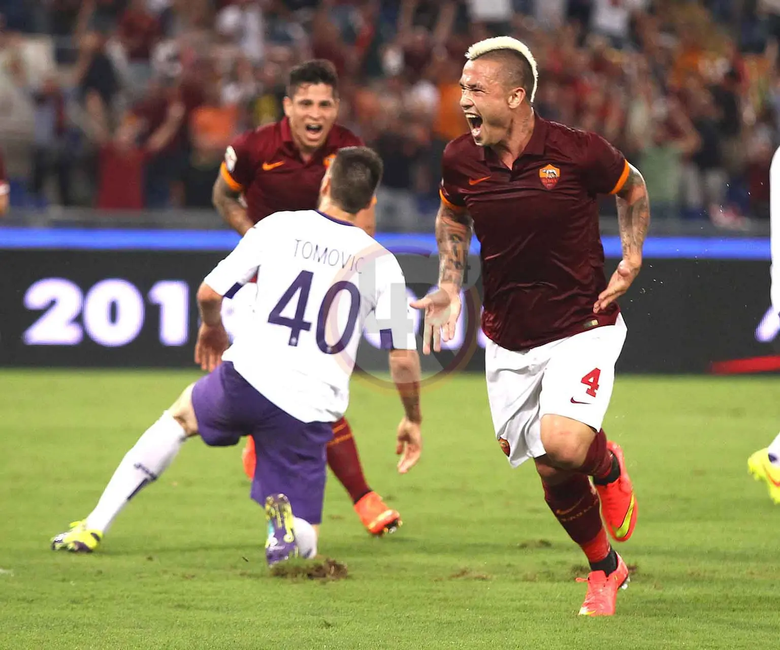 nainggolan esultanza roma fiore 300814 mancini