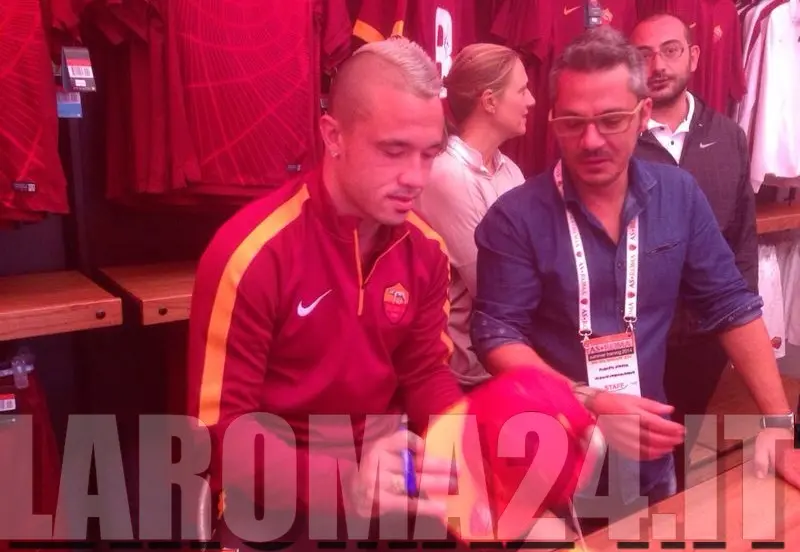 nainggolan nike store