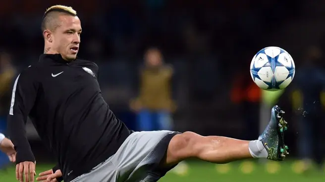 nainggolan riscaldamento bate roma