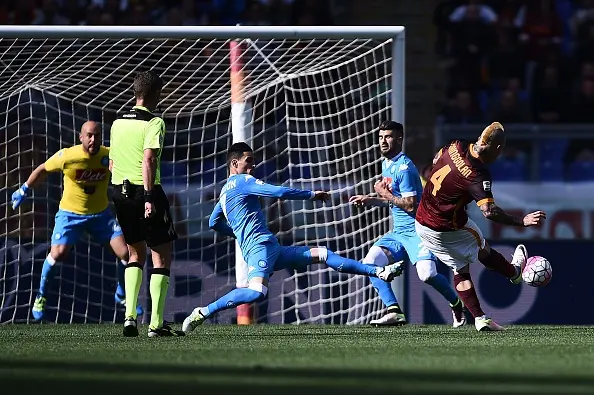 nainggolan tiro gol roma napoli