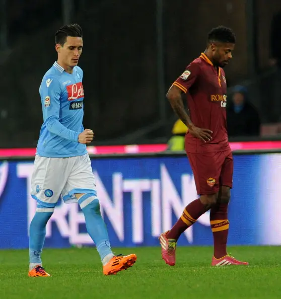 napoli roma callejon pugno esultanza bastos sullo sfondo