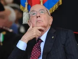 napolitano20mano20sul20mento