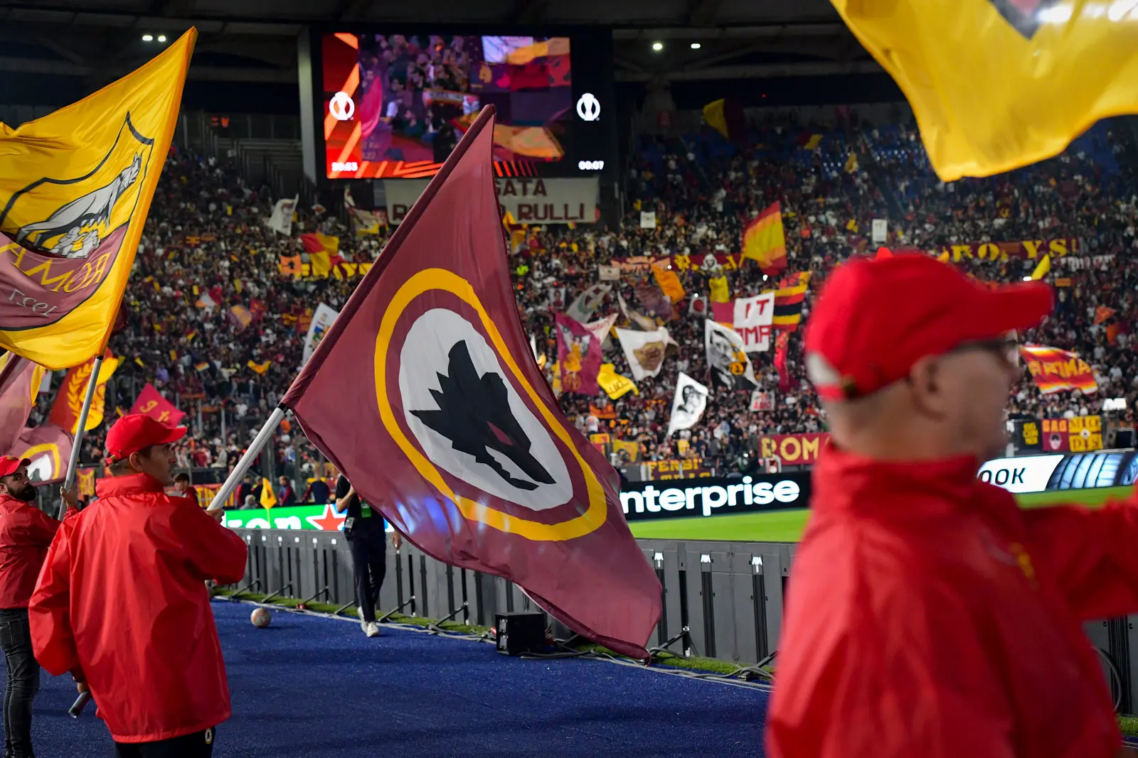 olimpico bandiere roma betis
