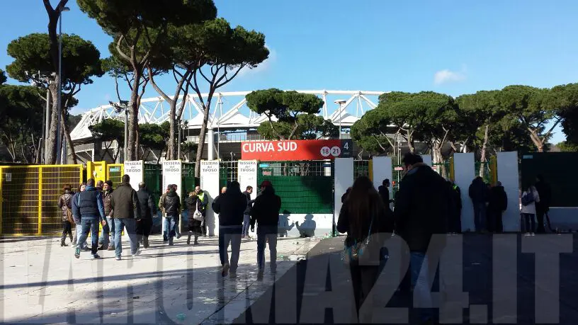olimpico roma ingresso sud tifosi