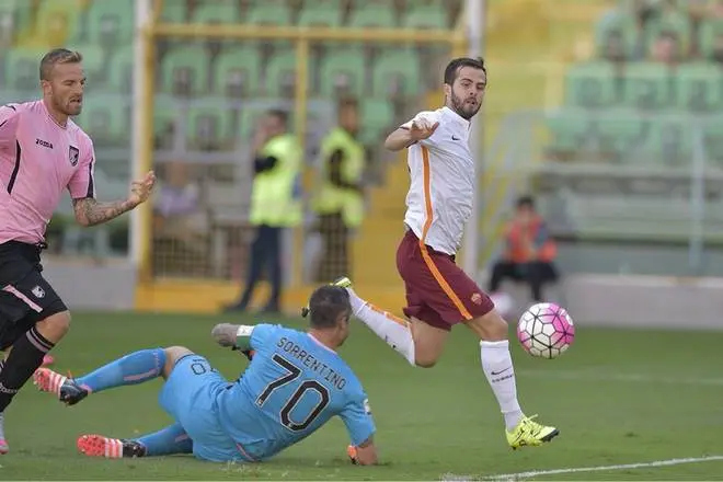 palermo roma pjanic gol 4
