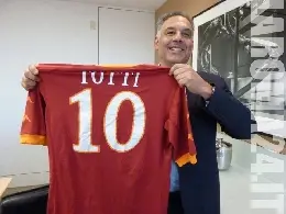 pallotta20maglia20totti201020lr24