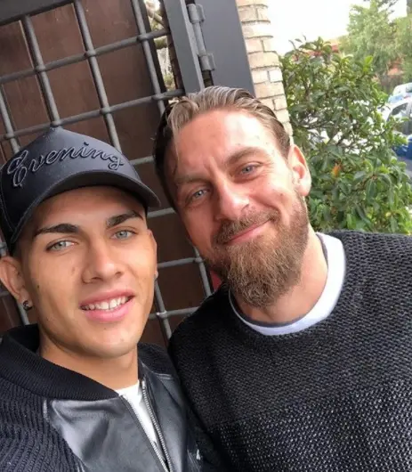 paredes de rossi instagram