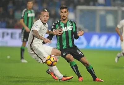 pellegrini nainggolan sassuolo roma 2016
