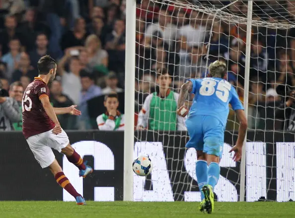 pjanic calcia rigore spalle roma napoli