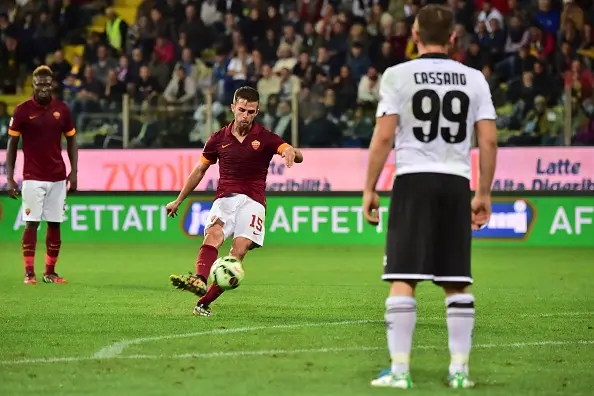 pjanic calcio di punizione calcia parma roma 250914