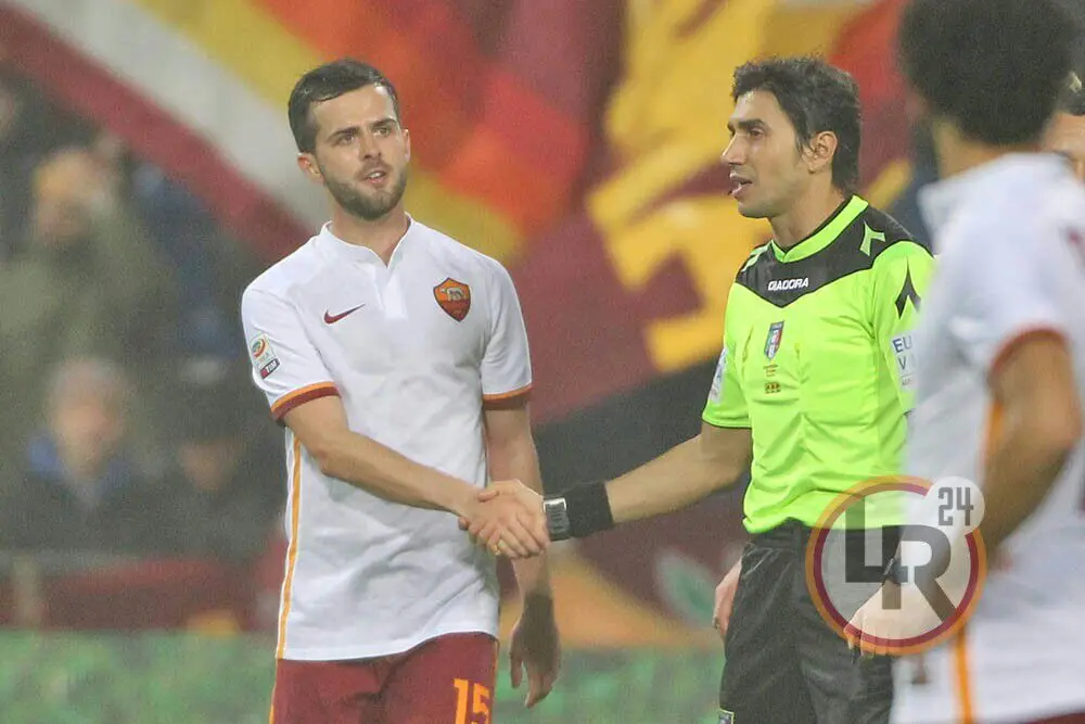 pjanic calvarese stretta di mano mancini
